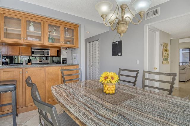 6157 MIDNIGHT PASS ROAD G22, Sarasota, FL 34242