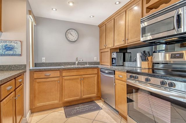 6157 MIDNIGHT PASS ROAD G22, Sarasota, FL 34242