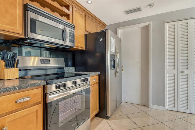 6157 MIDNIGHT PASS ROAD G22, Sarasota, FL 34242