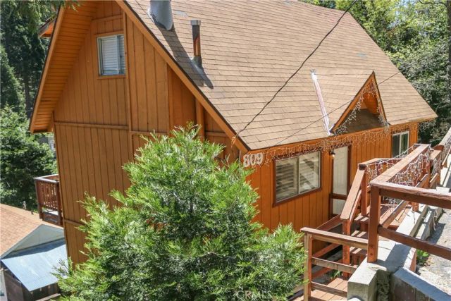 807 Virginia Ct, Lake Arrowhead, CA 92352