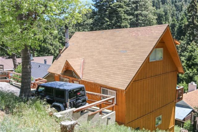 807 Virginia Ct, Lake Arrowhead, CA 92352