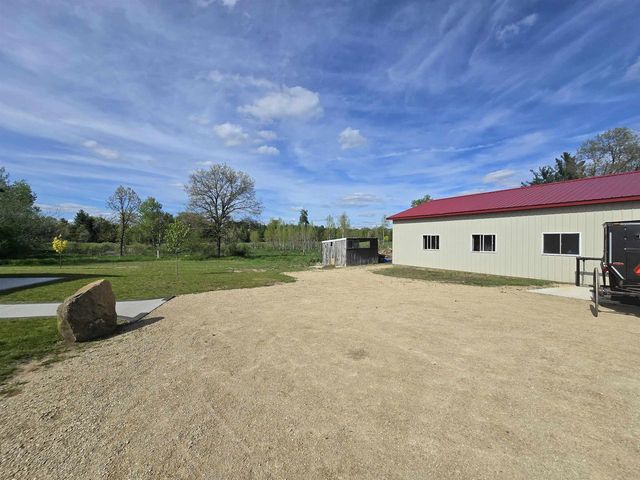 W10556 CZECH ROAD, Coloma, WI 54930