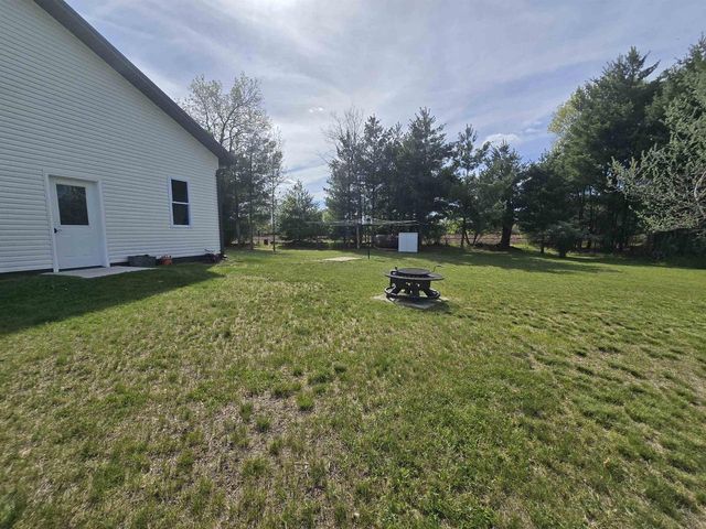 W10556 CZECH ROAD, Coloma, WI 54930