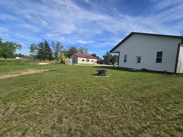 W10556 CZECH ROAD, Coloma, WI 54930