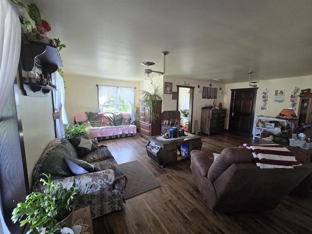 W10556 CZECH ROAD, Coloma, WI 54930