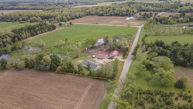W10556 CZECH ROAD, Coloma, WI 54930