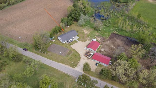 W10556 CZECH ROAD, Coloma, WI 54930