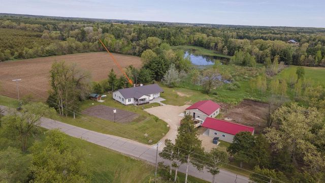 W10556 CZECH ROAD, Coloma, WI 54930