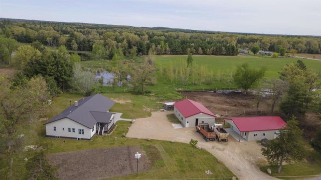 W10556 CZECH ROAD, Coloma, WI 54930