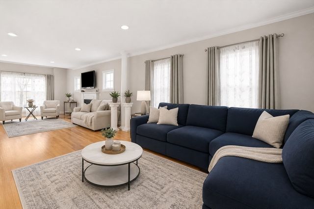 20 Coolidge Ave, Norwood, MA 02062