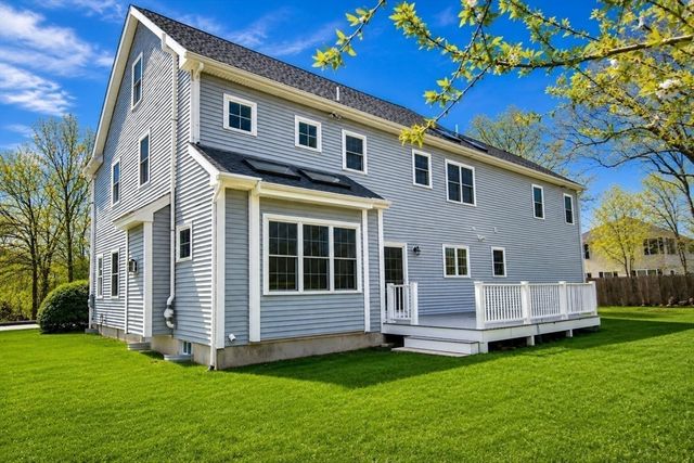 20 Coolidge Ave, Norwood, MA 02062