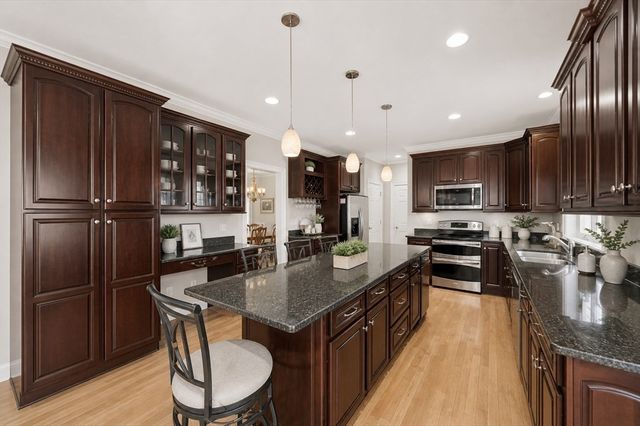 20 Coolidge Ave, Norwood, MA 02062