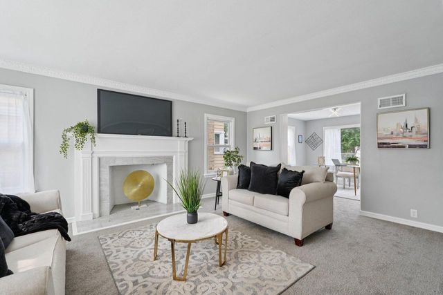 3323 N Sherman BOULEVARD, Milwaukee, WI 53216