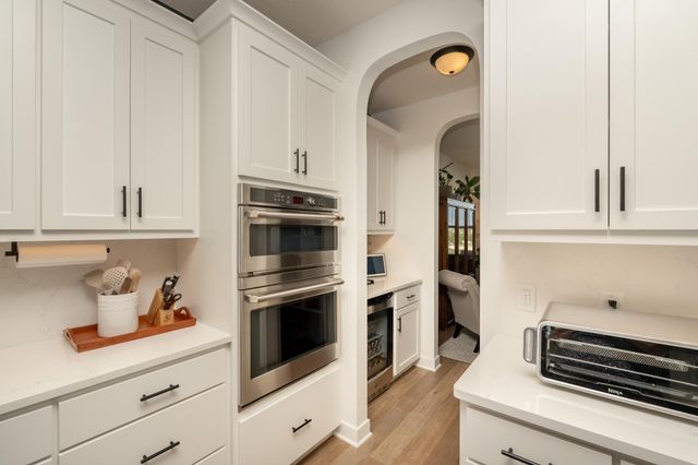 4342 Millstone Drive, Chaska, MN 55318