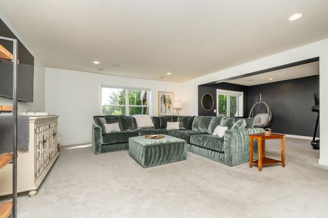 4342 Millstone Drive, Chaska, MN 55318