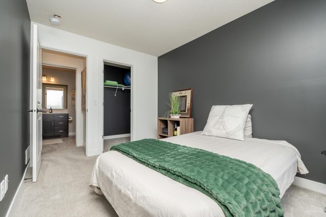 4342 Millstone Drive, Chaska, MN 55318