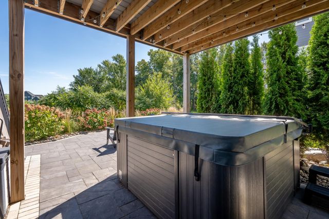 4342 Millstone Drive, Chaska, MN 55318