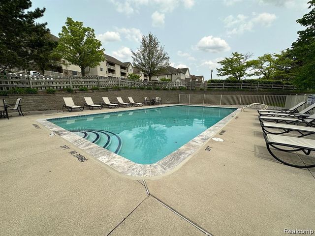 1388 Constance Drive, Pontiac, MI 48340