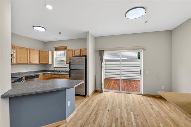 2779 Crinkle Root Drive, Fitchburg, WI 53711