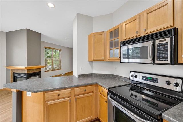 2779 Crinkle Root Drive, Fitchburg, WI 53711