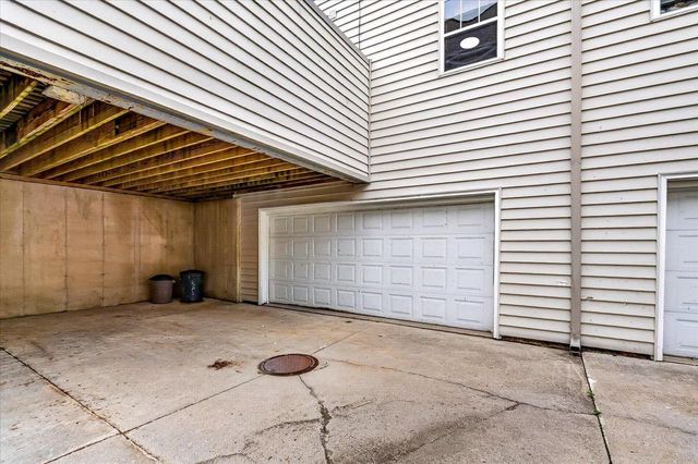 2779 Crinkle Root Drive, Fitchburg, WI 53711