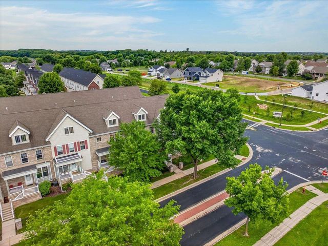 2779 Crinkle Root Drive, Fitchburg, WI 53711