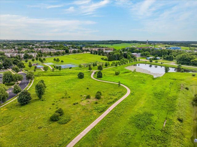 2779 Crinkle Root Drive, Fitchburg, WI 53711