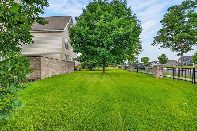 2779 Crinkle Root Drive, Fitchburg, WI 53711