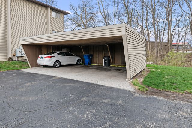 5231 26th Avenue A Court 14, Moline, IL 51265