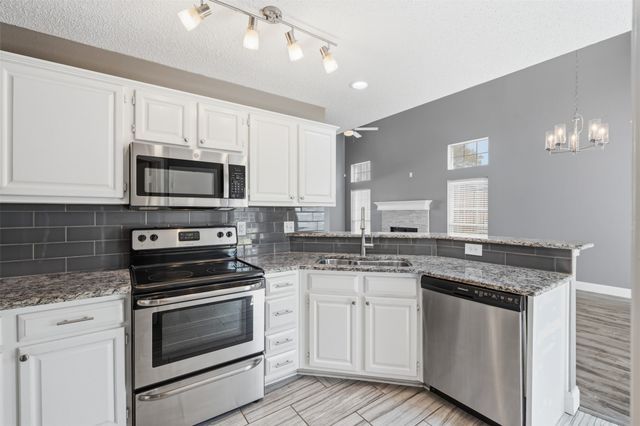 944 Valley View Drive, Lewisville, TX 75067