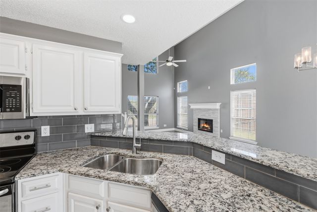 944 Valley View Drive, Lewisville, TX 75067