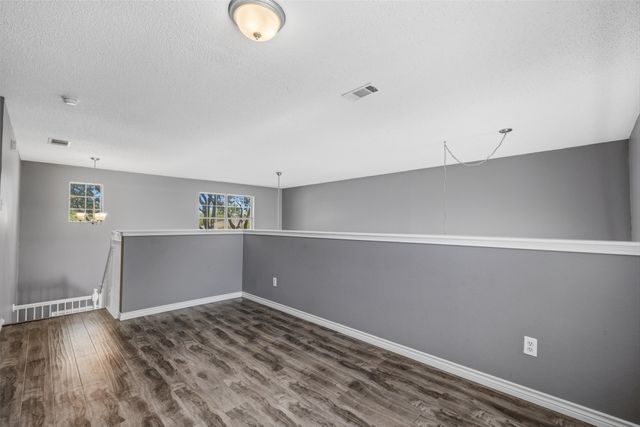 944 Valley View Drive, Lewisville, TX 75067