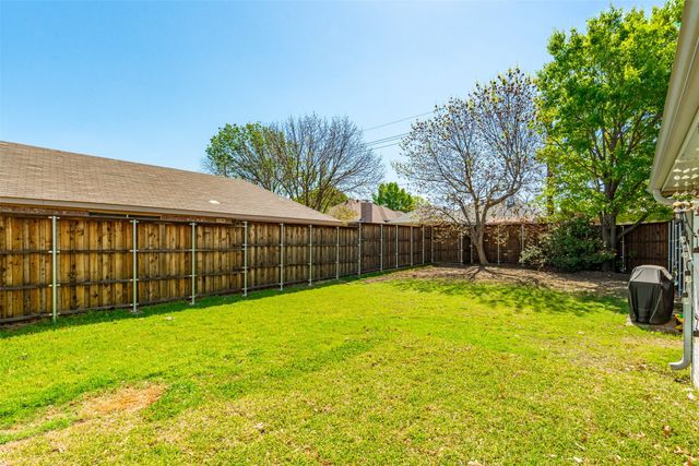 944 Valley View Drive, Lewisville, TX 75067