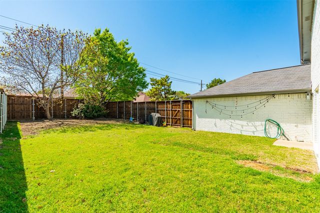 944 Valley View Drive, Lewisville, TX 75067