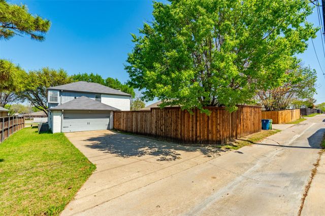 944 Valley View Drive, Lewisville, TX 75067