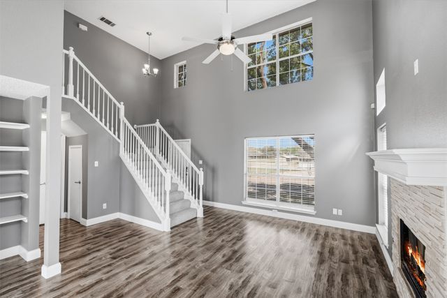 944 Valley View Drive, Lewisville, TX 75067