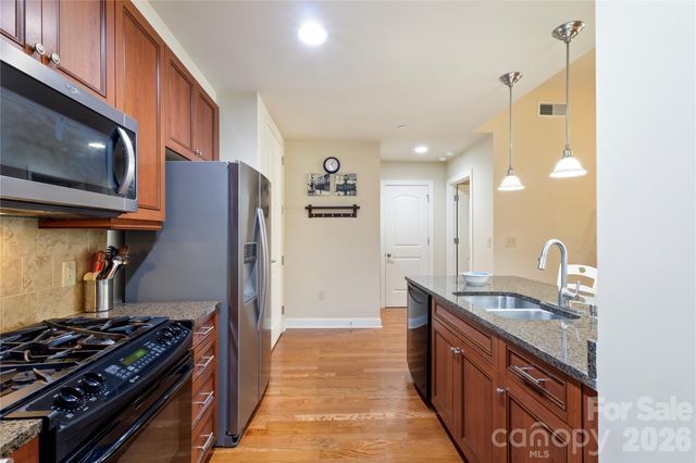 701 Royal Court 603, Charlotte, NC 28202