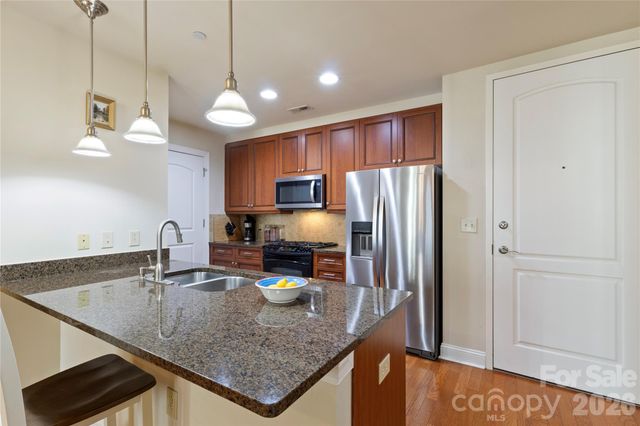 701 Royal Court 603, Charlotte, NC 28202