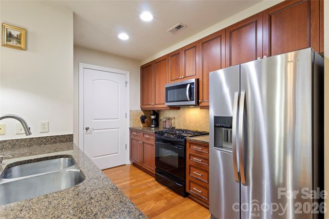 701 Royal Court 603, Charlotte, NC 28202