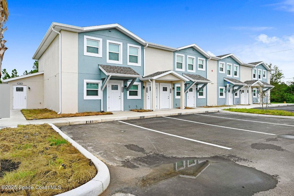 1895 Convair Street SE 2201, Palm Bay, FL 32909