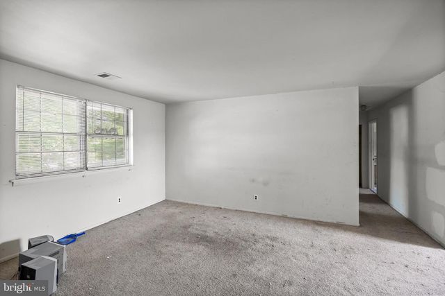 109 EAVES MILL RD, Medford, NJ 08055