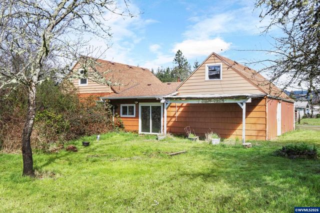 993 42nd Av, Sweet Home, OR 97386