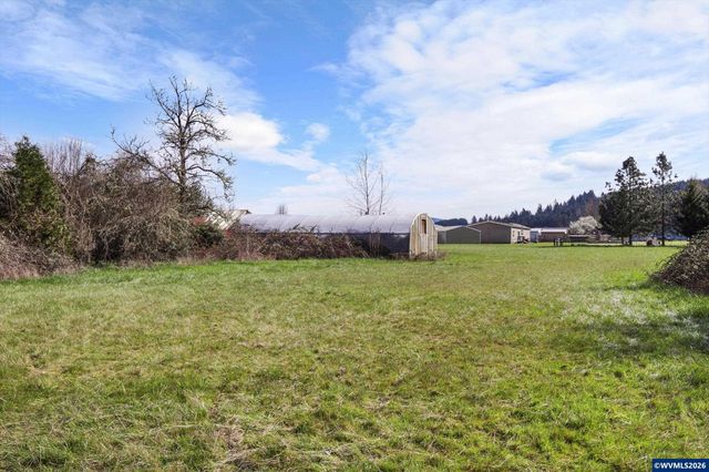 993 42nd Av, Sweet Home, OR 97386