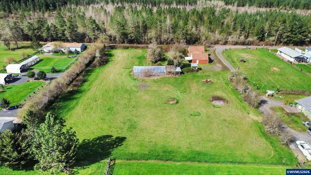 993 42nd Av, Sweet Home, OR 97386