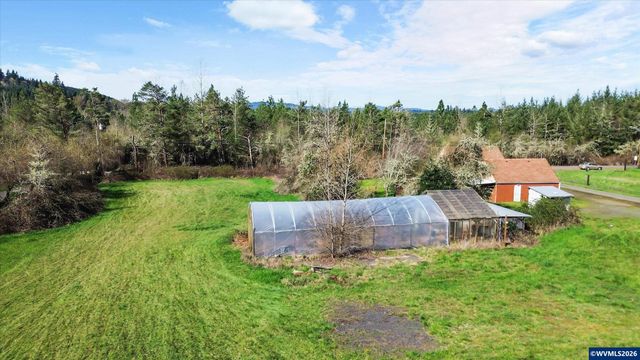 993 42nd Av, Sweet Home, OR 97386