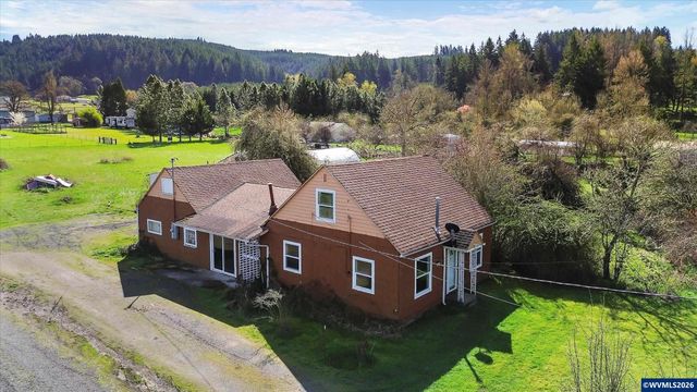 993 42nd Av, Sweet Home, OR 97386