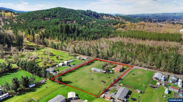 993 42nd Av, Sweet Home, OR 97386