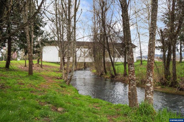 993 42nd Av, Sweet Home, OR 97386