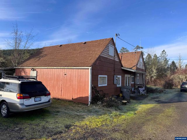 993 42nd Av, Sweet Home, OR 97386