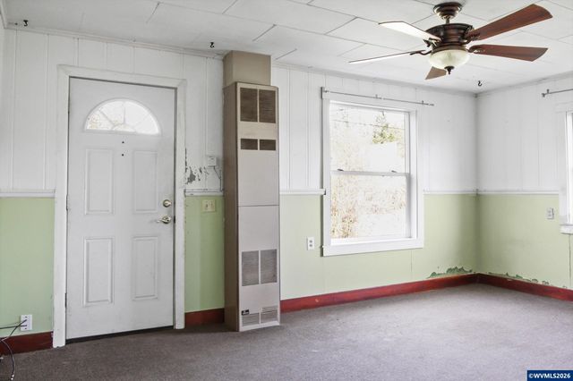 993 42nd Av, Sweet Home, OR 97386